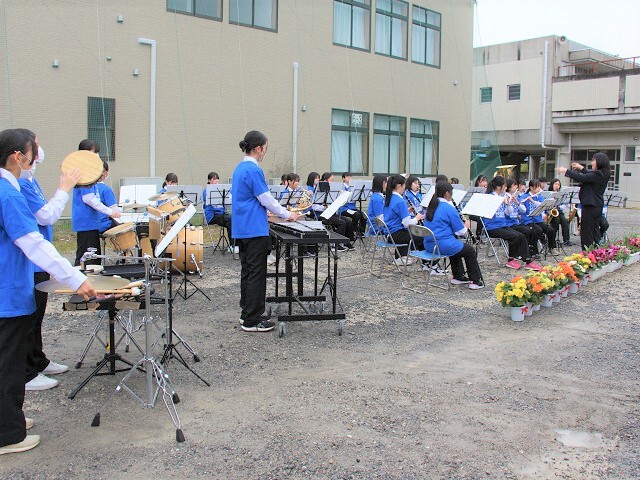 大網中学校吹奏楽部の演奏(ありがとうの会)の写真