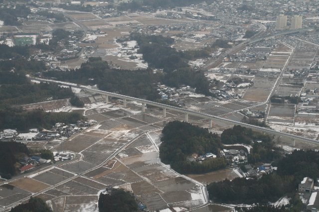 市内上空の圏央道