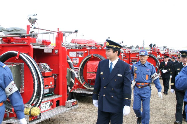 機械器具点検を行う市長