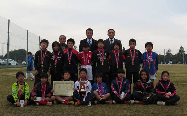 小学5年生の部優勝の「FCフレンズ」