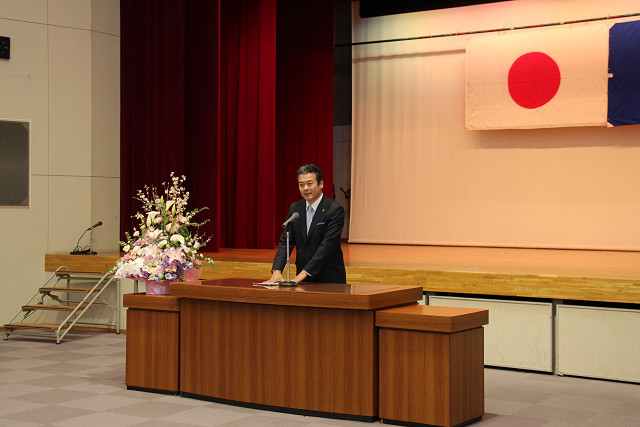 訓示を述べる市長