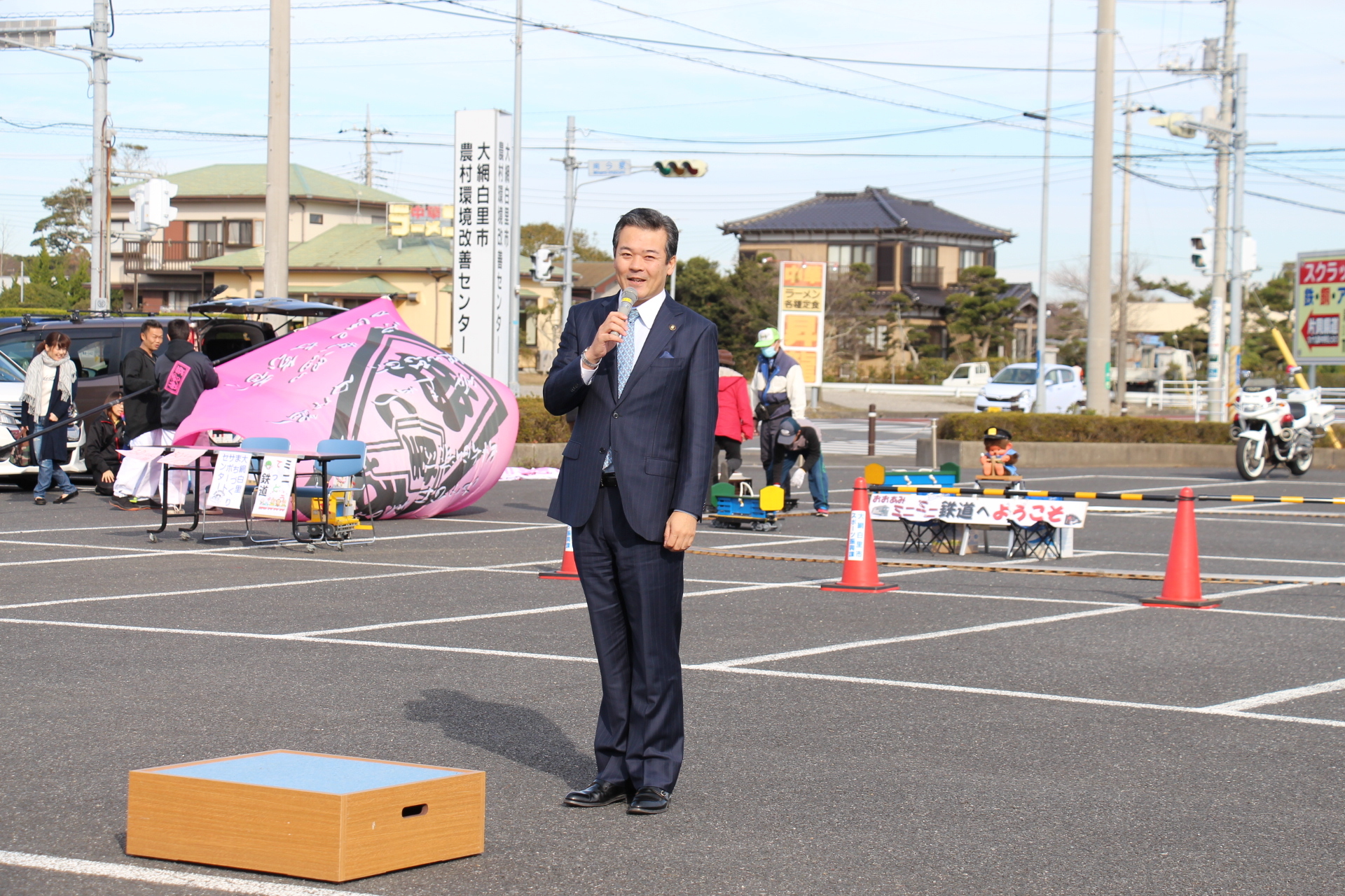 開催に先立ちあいさつを述べる市長