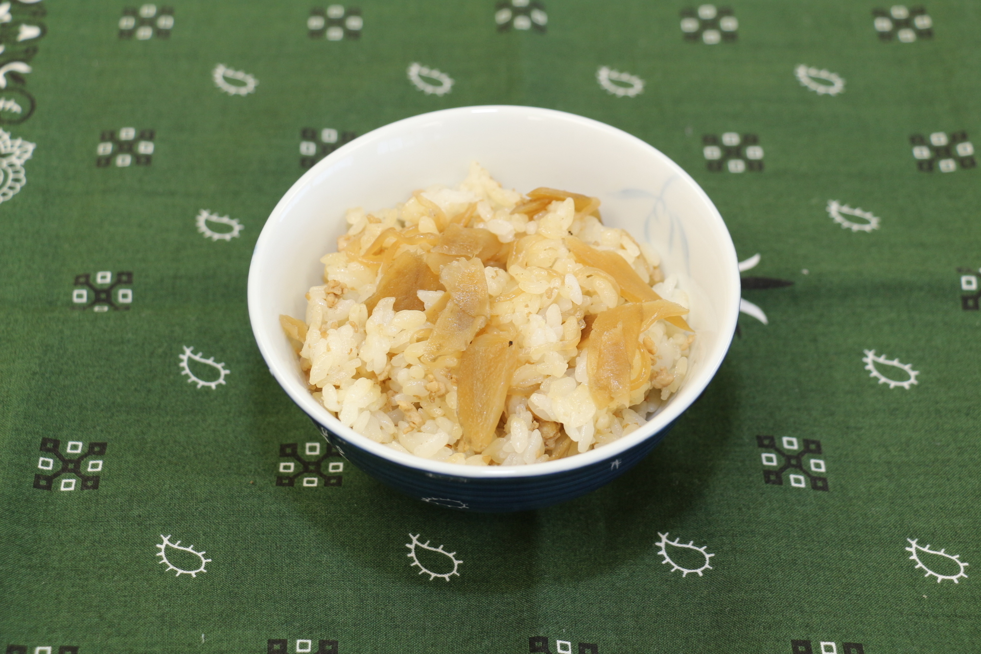 鶏ごぼうごはん　写真