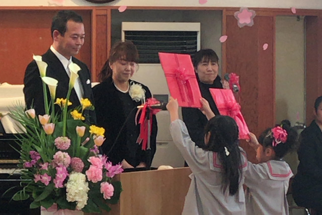 第2保育所卒園式に出席する市長の写真