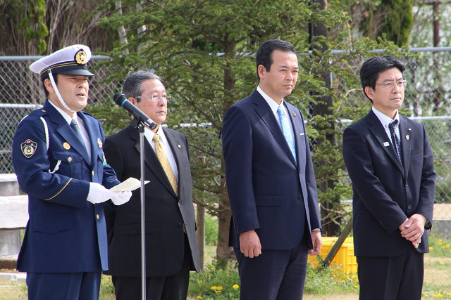 出動式に出席する市長の写真