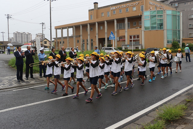 季美の森小学校金管部によるパレード