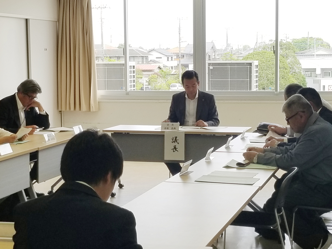 議長を務める市長
