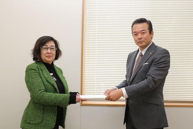 市長と後藤弘子会長の写真
