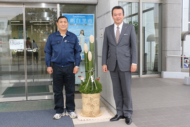 伊藤達雄氏（左）の写真