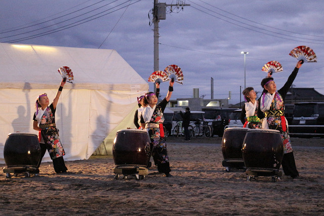 さくら太鼓の演技の写真