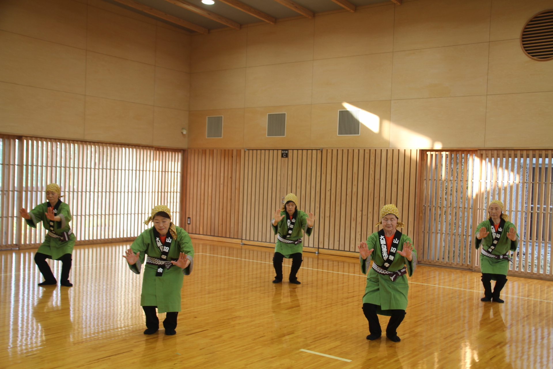 山辺保存会の大網音頭の様子