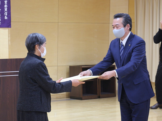 表彰状伝達の写真