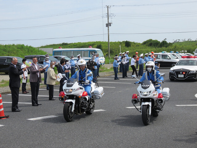 関係車両の出動の写真