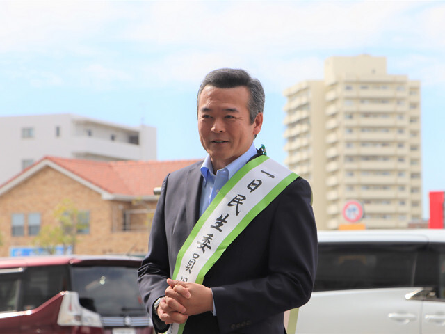 あいさつを述べる市長の写真