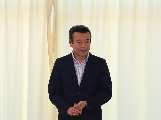 あいさつを述べる市長の写真