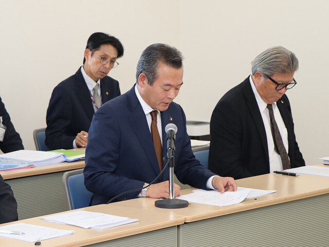 説明をする市長の写真