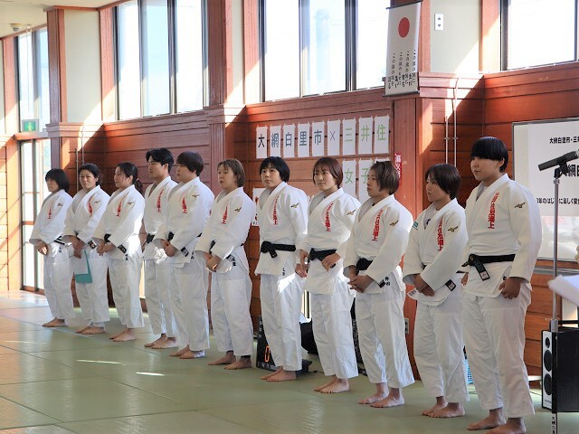 三井住友海上女子柔道部の皆さんの写真