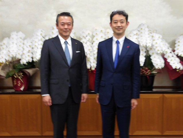 熊谷知事(右)と市長の写真