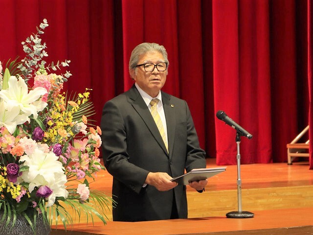 退任された深田義之教育長の写真