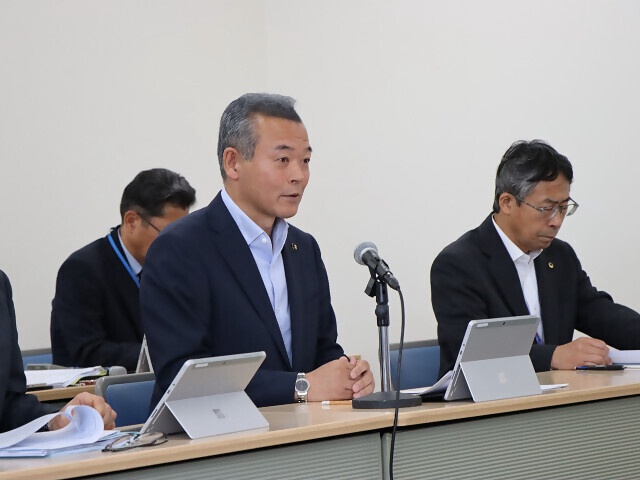 説明をする市長の写真